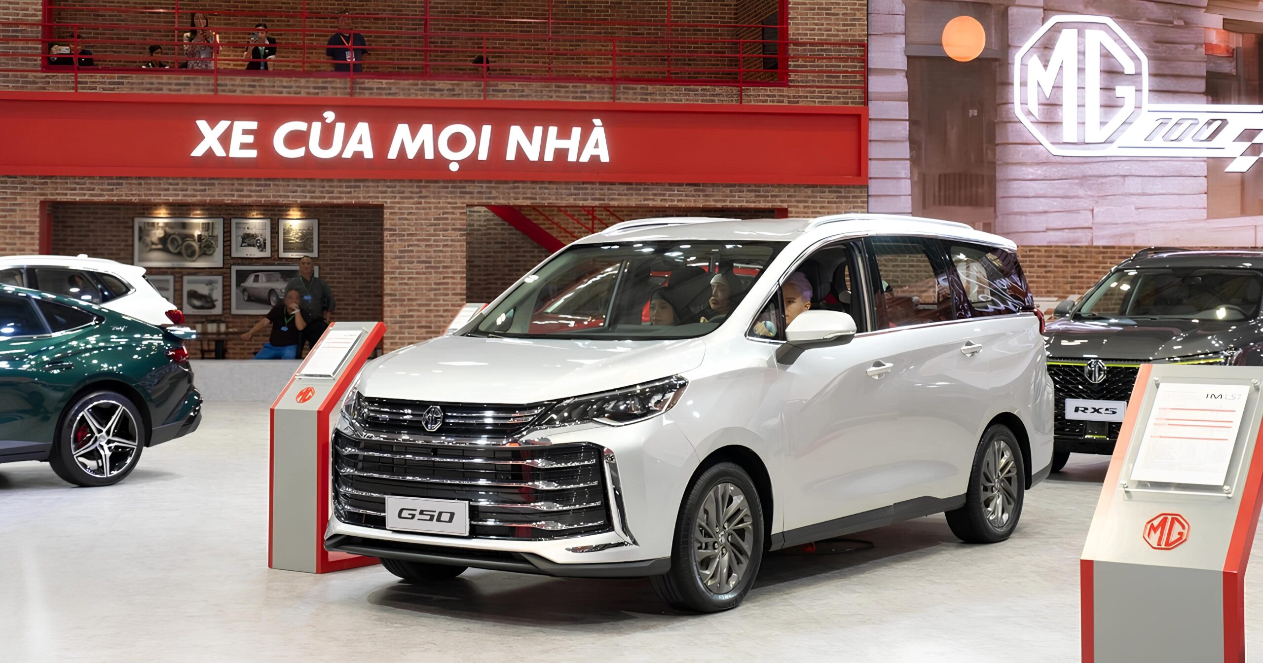 MG-G50-màu-bạc-min