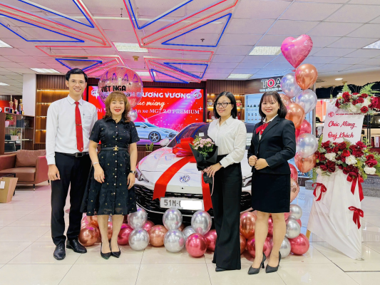 MG Kinh Dương Vương Bàn giao xe MG7 Pre màu Trắng